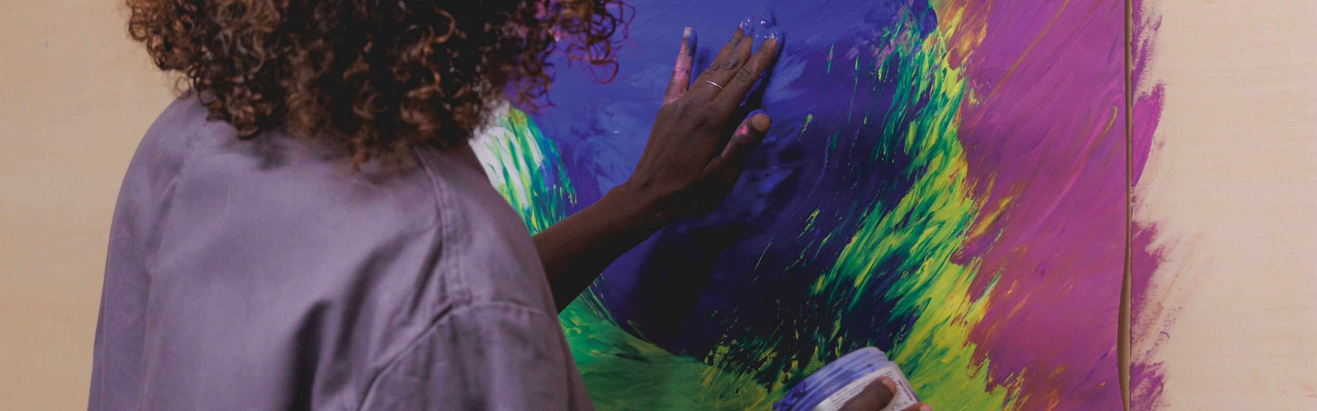 Raum für begleitetes & freies Malen in Münster
– ein geschützter Raum für Selbstentfaltung,
Kreativität & innere Bilder.